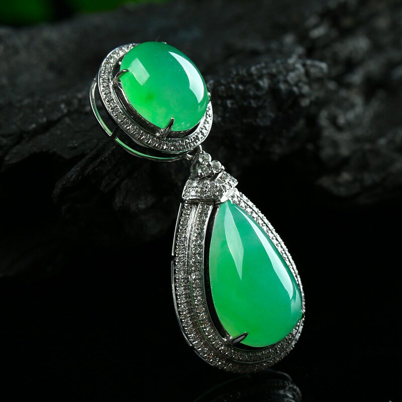 精工18k金钻豪镶翡翠戒面吊坠 缅甸翡翠a货 7.23g