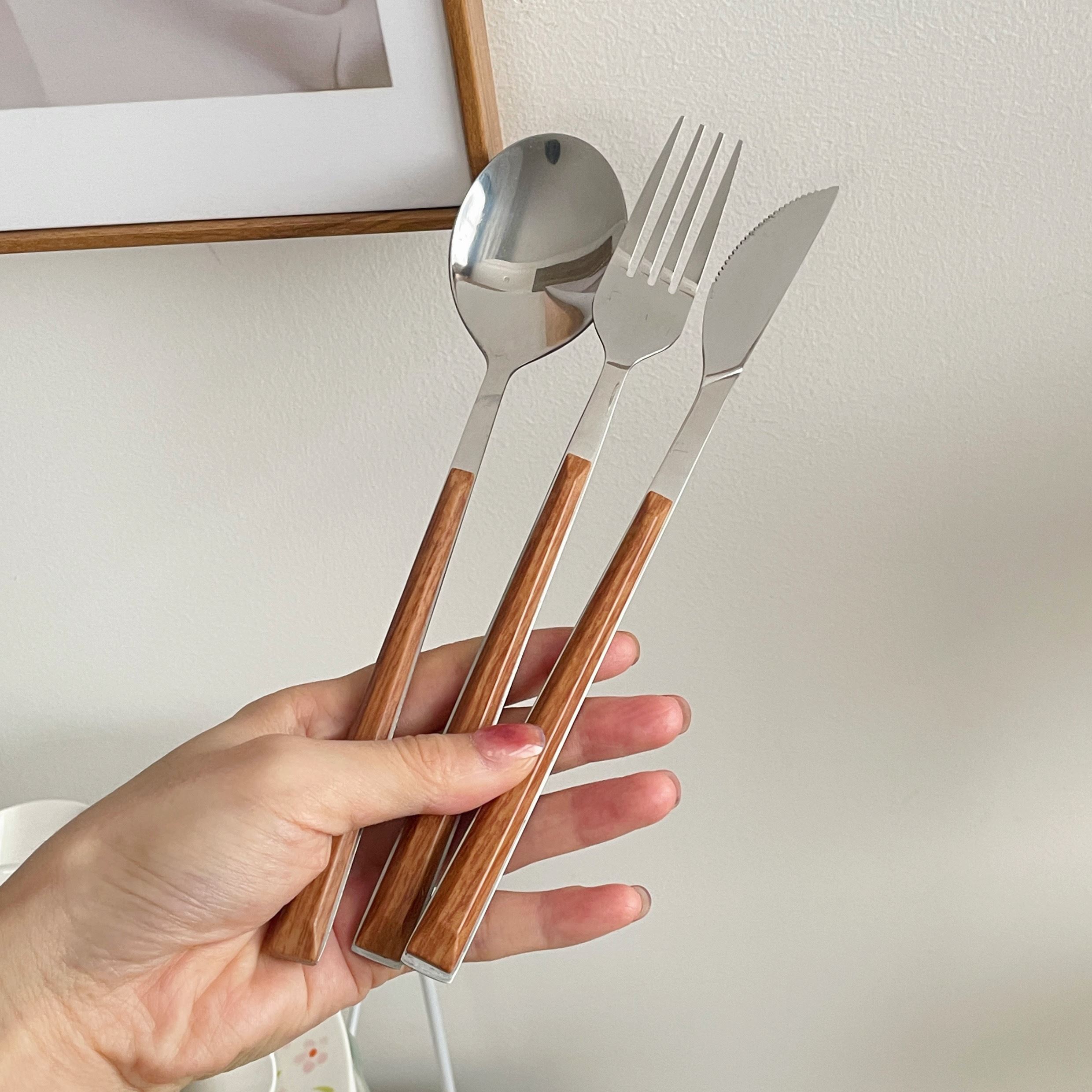 西餐刀叉(西餐刀叉摆放)