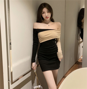 Real shooting autumn and winter color contrast stitching off shoulder sexy collarbone revealing dress scheming temperame