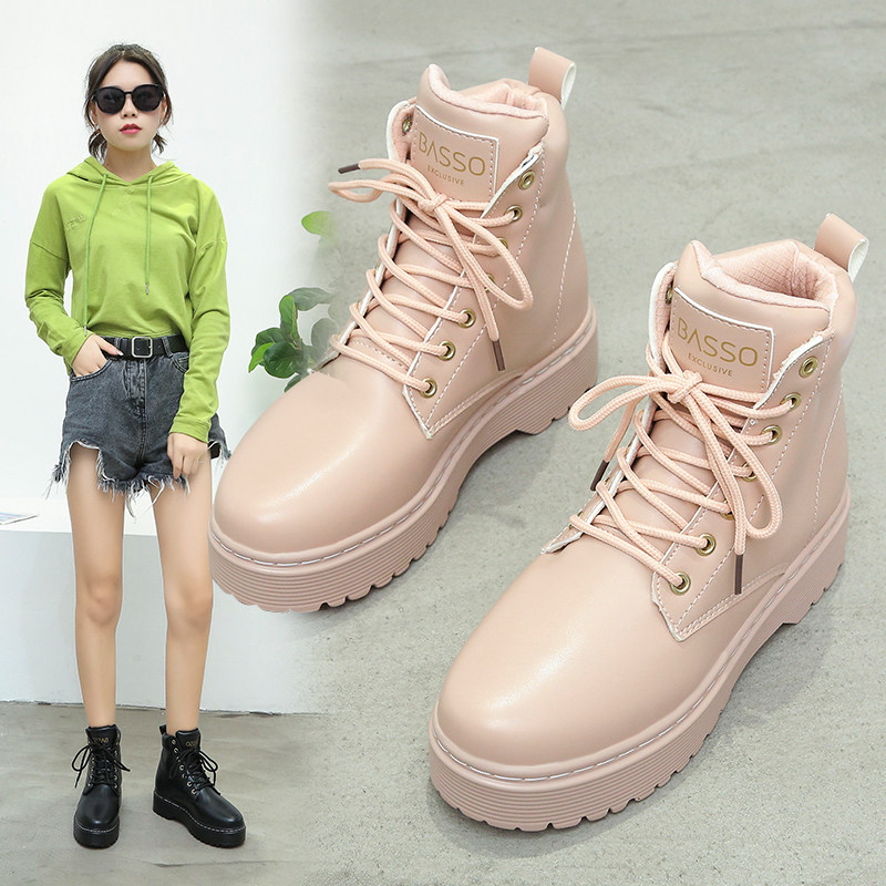 短靴女生马丁靴