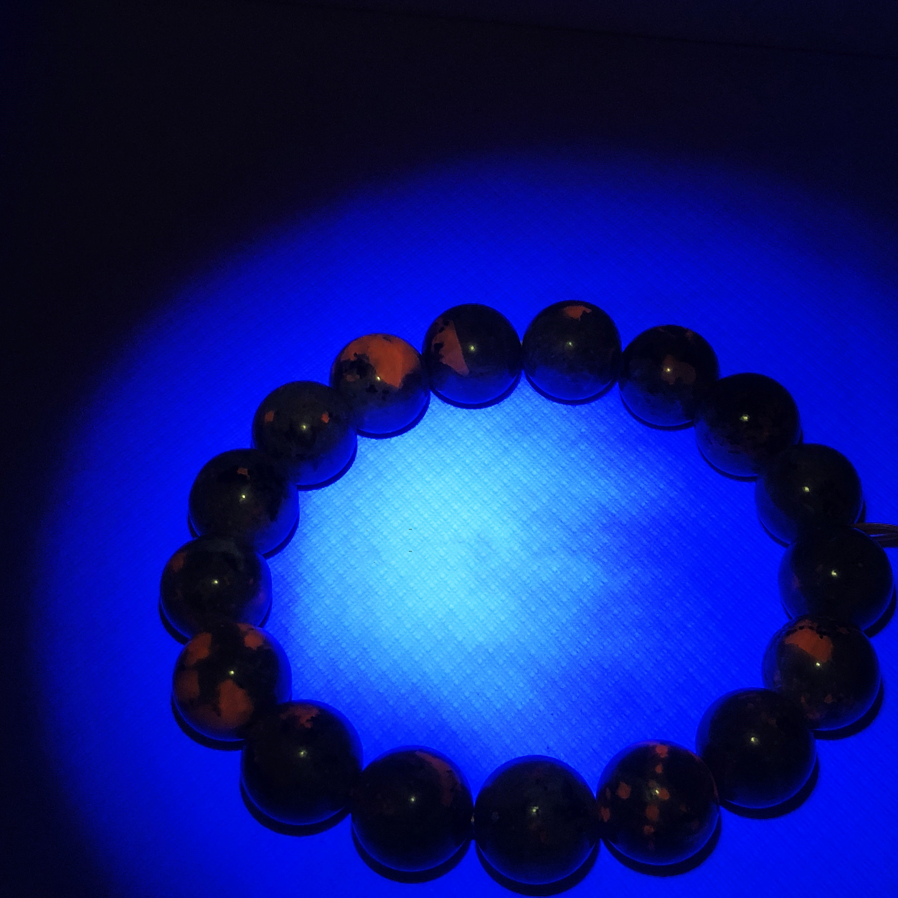 天然矿物晶美国 火焰石 手链原石荧光方钠石体地质情侣款手串礼物