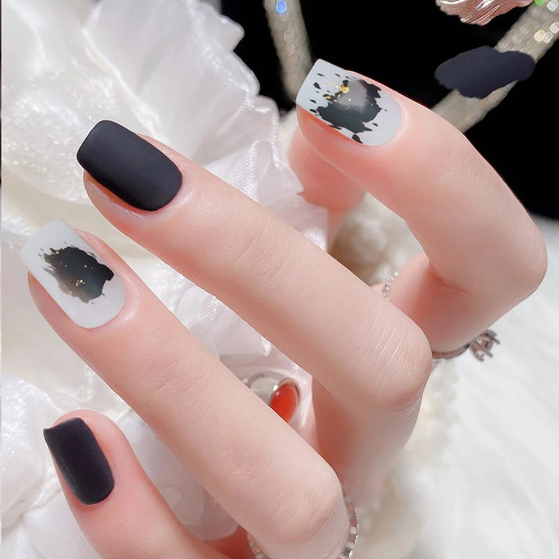 金箔黑色指甲贴片黑白跳色方形假指甲夏季新品可穿戴美甲显白甲片