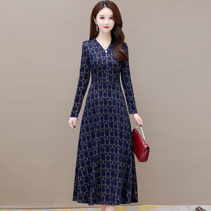 秋冬季名牌连衣裙女2022年新款气质名媛高档轻奢碎花修身漂亮裙子