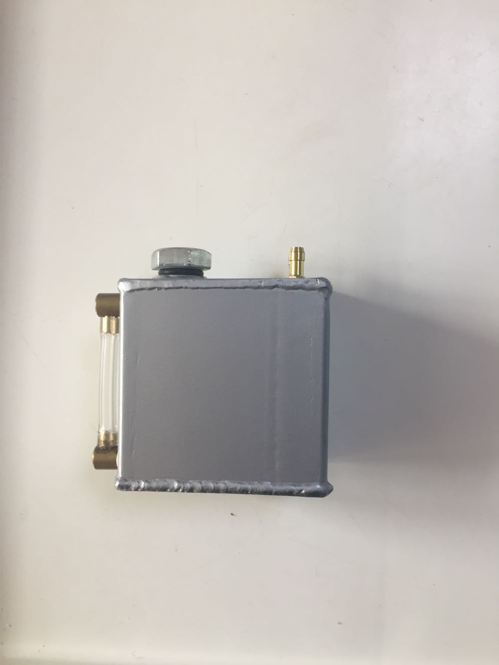 dly模型甲醇发动机油箱dly金属油箱水箱银色金属油箱车用船用油箱在类目 玩具/童车/益智/积木/模型, 油动电动模型, 车模中 - 来自Buy2taobao.com提供专业的淘宝代购服务