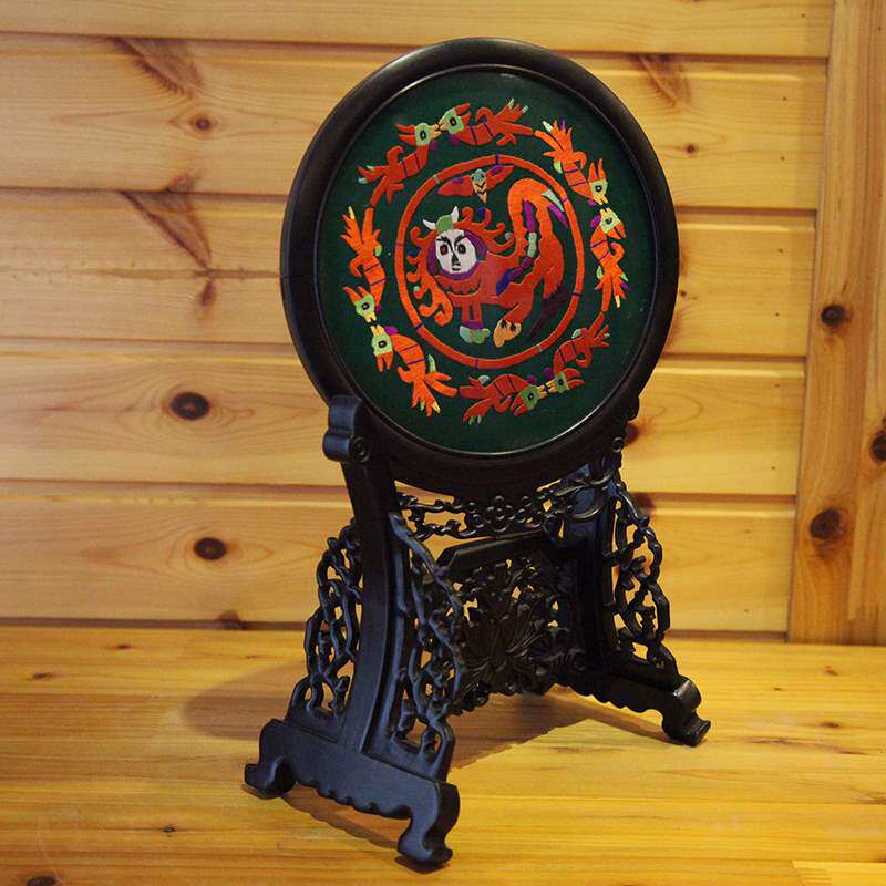 贵州民族特色苗族刺绣破线檀木圆面插屏摆件刺绣