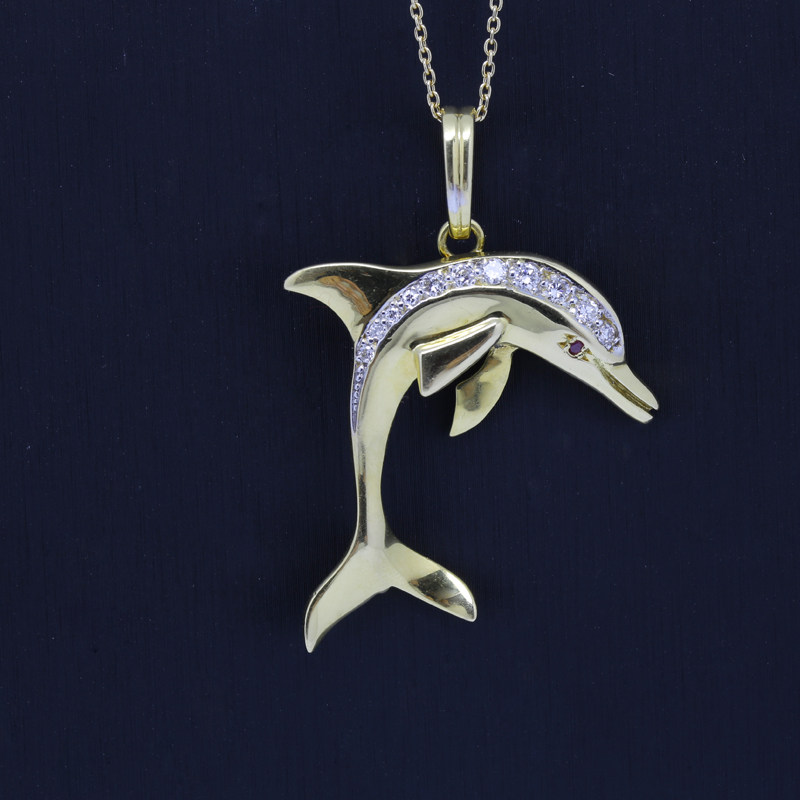 18k海豚红宝石钻石项链 18k金镶钻 时尚个性 24小时可退换