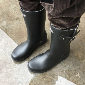 新款儿童雨靴男孩中筒纯黑色橡胶雨鞋防滑大童学生女童长筒马靴