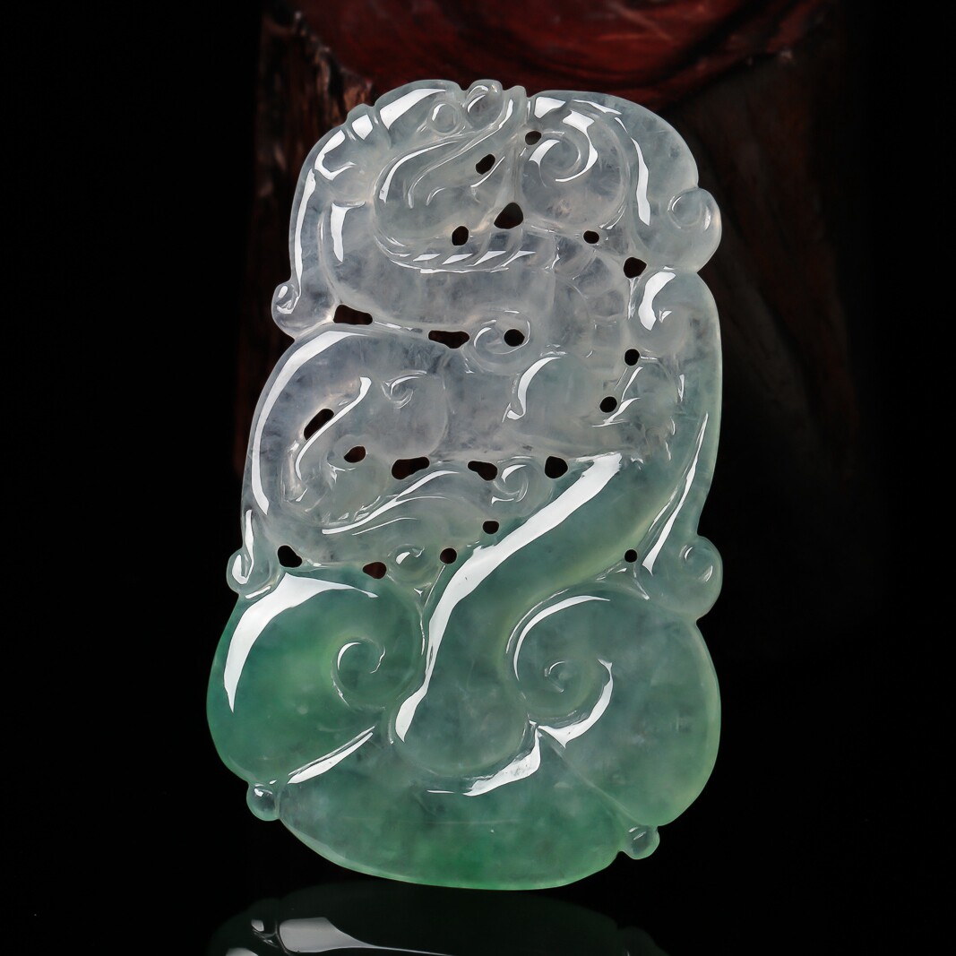 【源头好货-四会】翡翠a货拍卖冰润双彩霸气祥龙吐珠吊坠16.59g