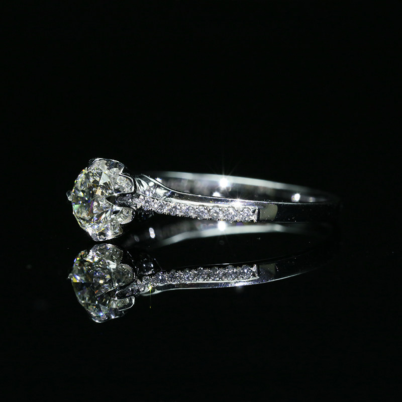 小颖gia证书钻石 0.5克拉 j色 si净度2247933903