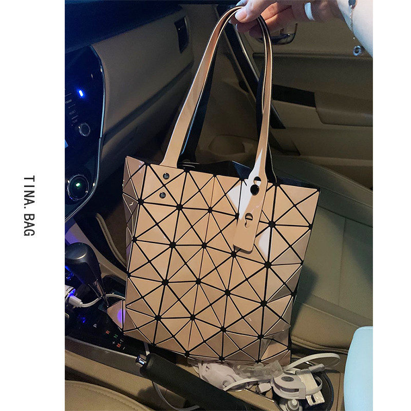 菱格包包女2022新款潮流韩版镭射菱形折叠简约时尚单肩手提包优惠券
