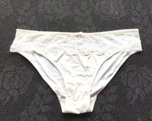 女士白色内裤单条图片