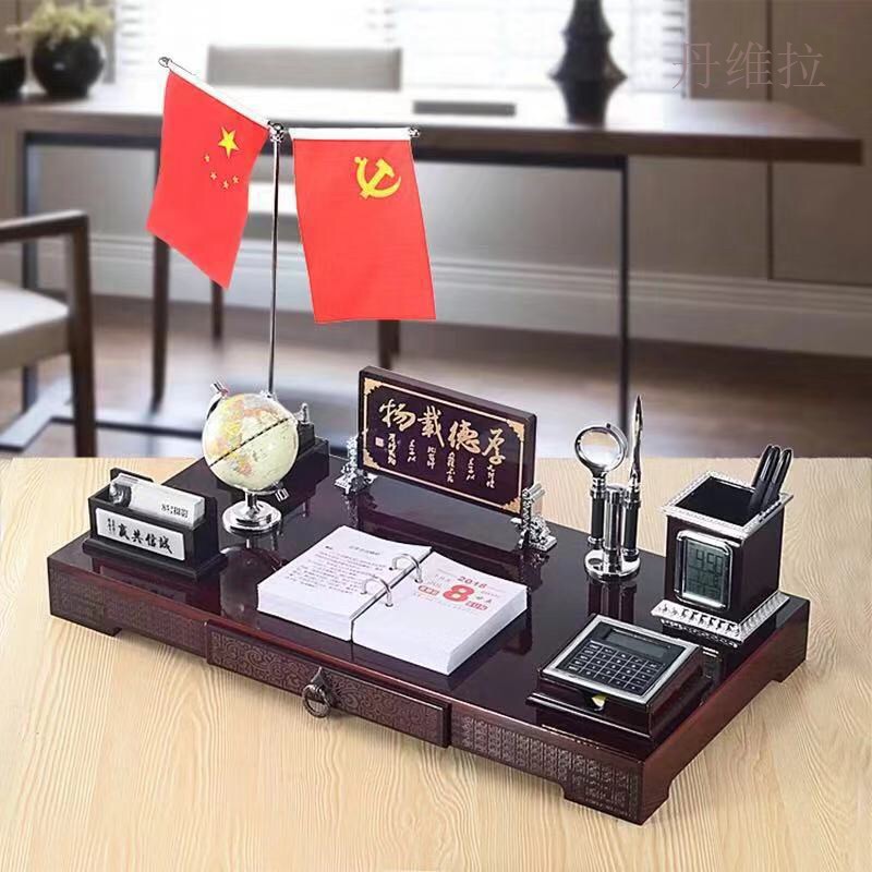 老板办公室桌面装饰品高档办公桌摆件创意文台笔筒招财送领导礼品