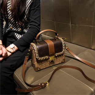 香港品牌真皮女包2024新款设计感链条手提小方包时尚单肩斜挎小包