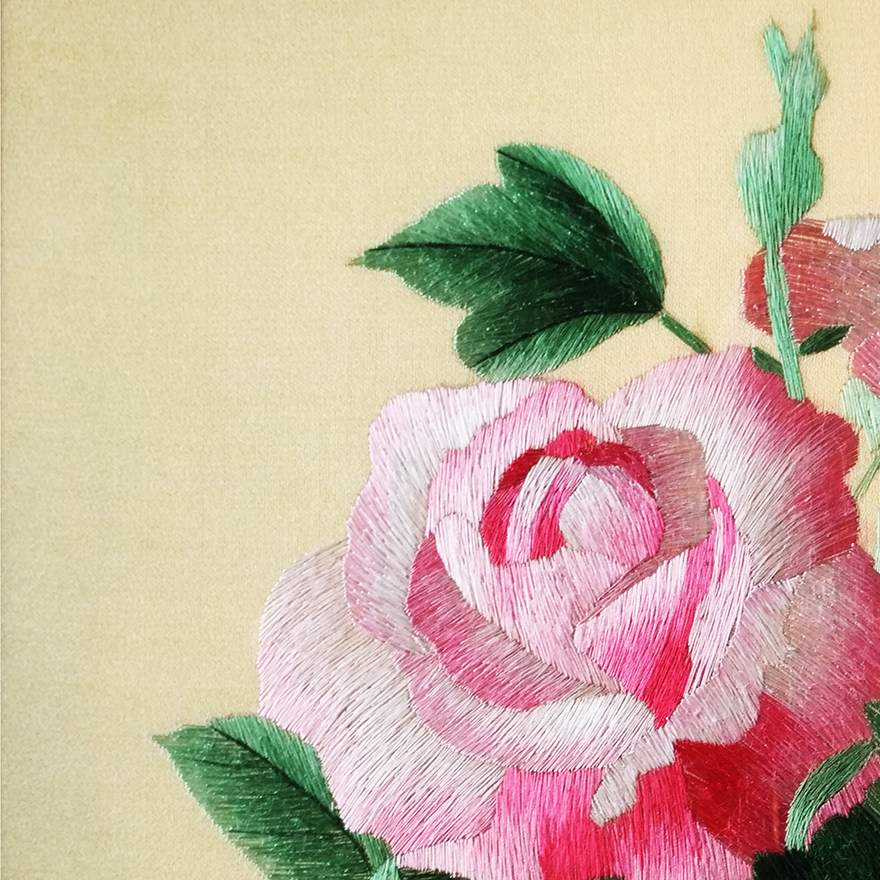 苏绣世家纯手工真丝《三朵玫瑰瓶》钱菊凤大师工作室作品