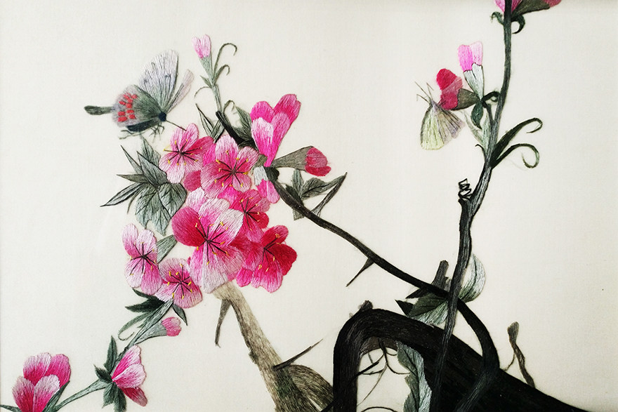 苏绣世家纯手工真丝《蝶恋梅花》钱菊凤大师工作室作品