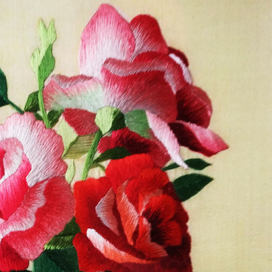 苏绣世家纯手工真丝匠心巧绣《玫瑰花瓶》钱菊凤大师工作室作品