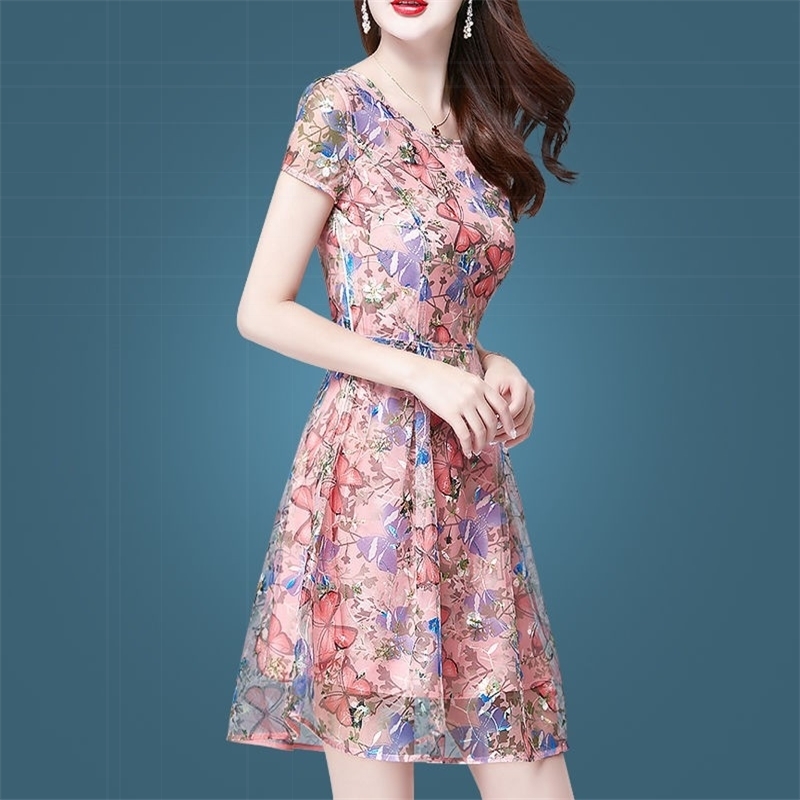 依佳人女装官方店的优惠券大全—修身蕾丝连衣裙大码气质女装2020新款