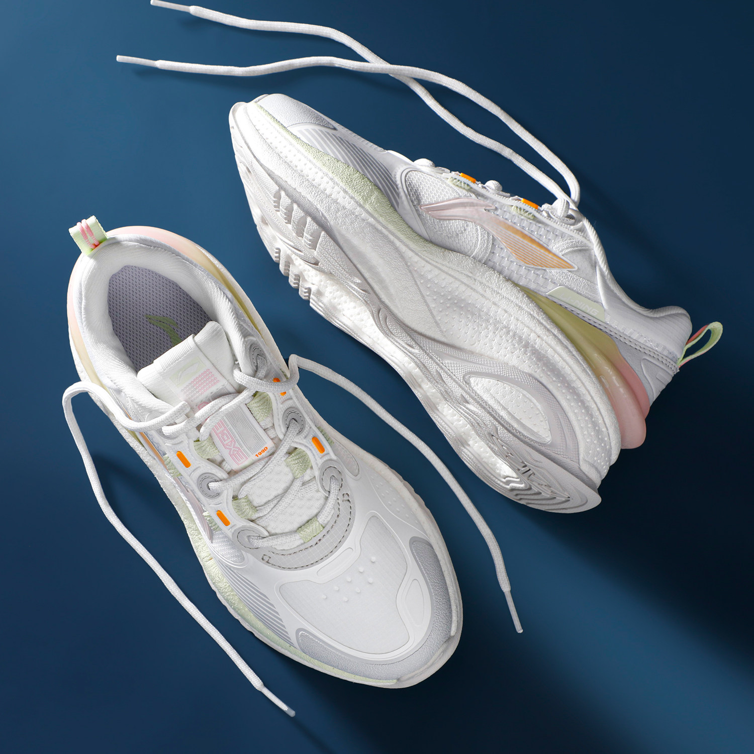 李宁超越5休闲鞋女鞋2022秋冬新款低帮轻便鞋子减震运动鞋agls174