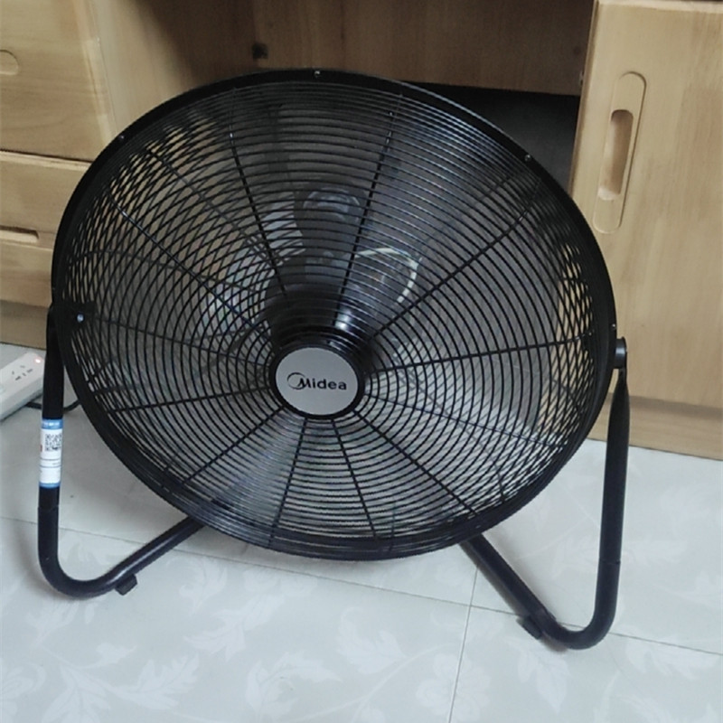 美的趴地扇工业风扇强力电风扇台式大功率落地家用工地坐爬地电扇