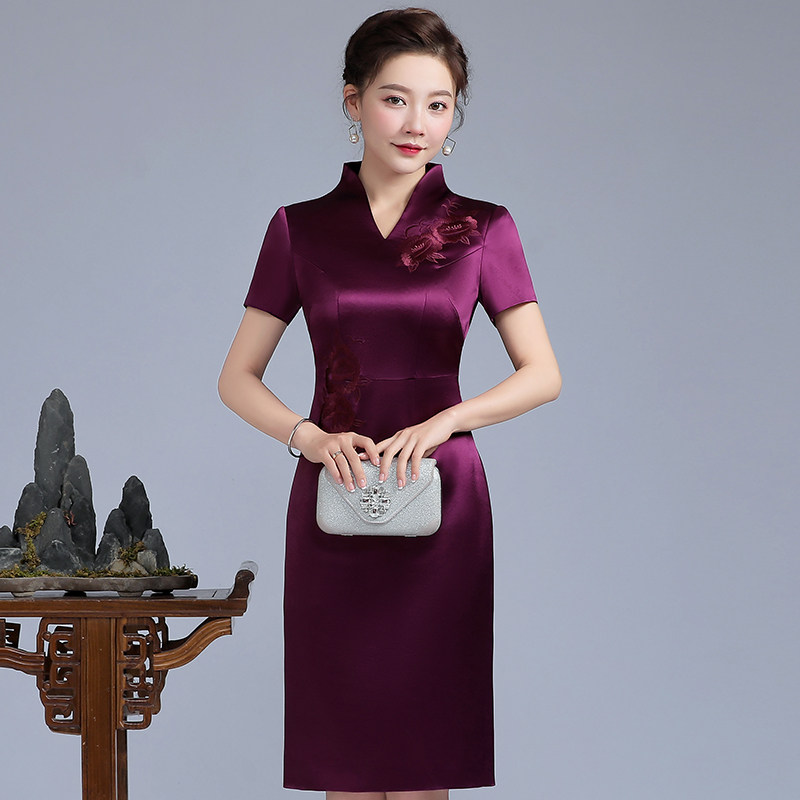 年轻妈妈装婚宴绣花洋气旗袍喜婆婆母亲参加婚庆婚礼改良紫色礼服