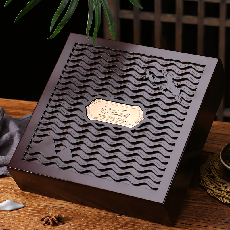 Ginseng dynasty Dalian Diebao Deep Sea 9 years light dried sea cucumber dry goods 250g Liao thorn ginseng infiltration half a catty gift box