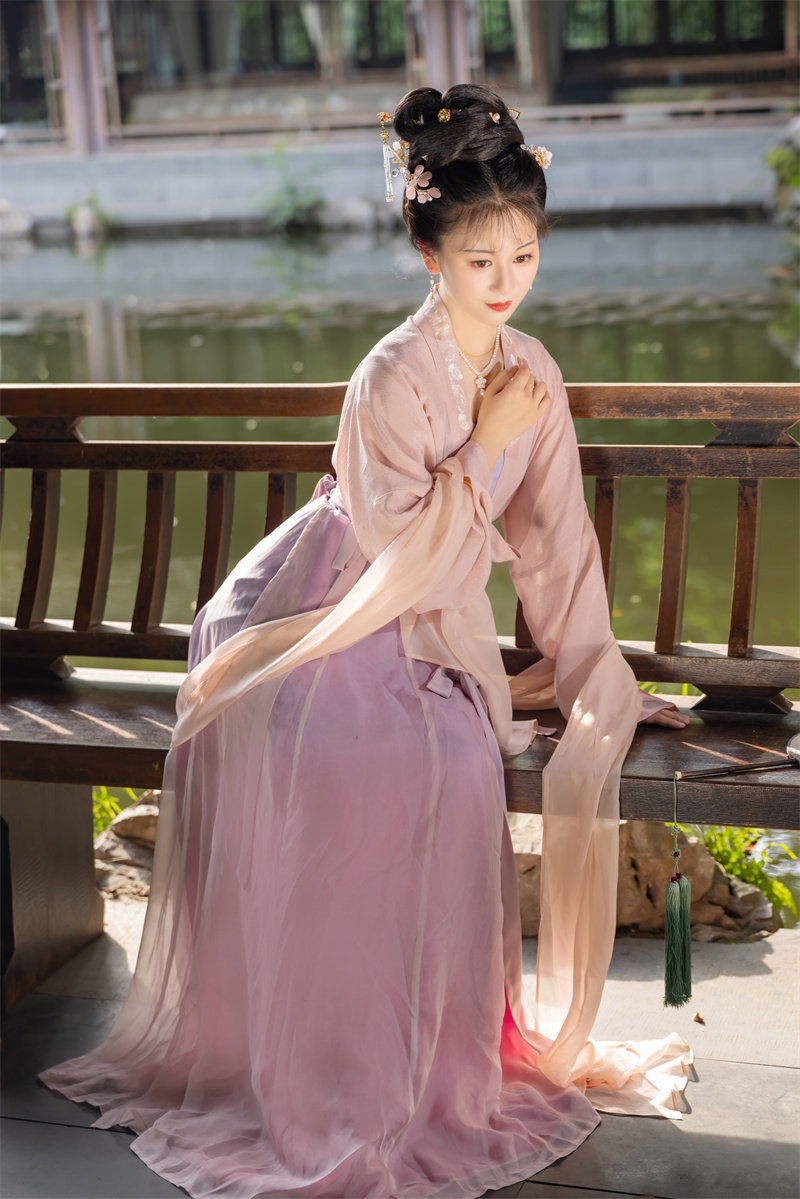 晚晚 丨簪花阁汉服定制丨 宋制破裙真丝对襟襦裙套装春秋款