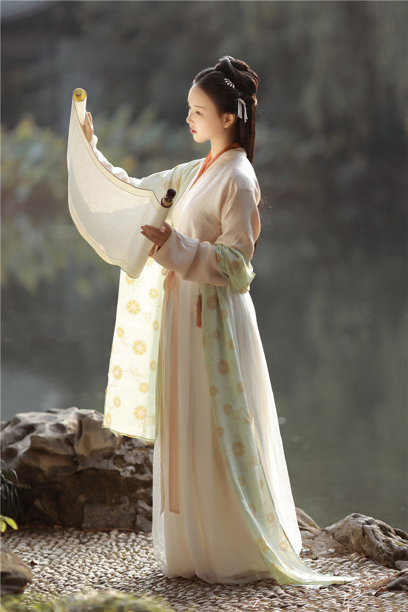 玉茗 簪花阁汉服定制 真丝宋制浅交领襦裙套装春秋款