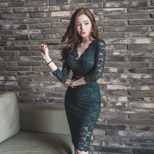 2022 spring temperament Korean sexy dress lace waistless large V-neck slim dress