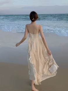 三亚旅游吊带连衣裙海边穿搭仙女裙海滩裙法式收腰名媛时尚长裙子