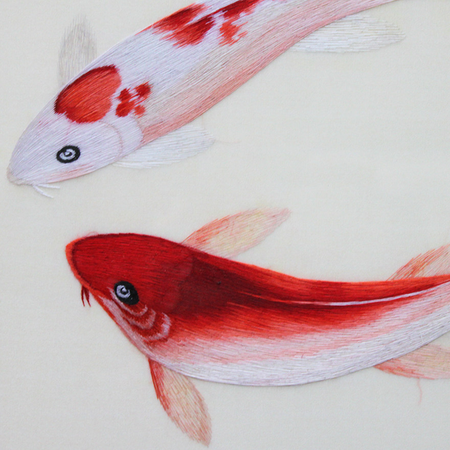 纯手工刺绣《双鱼戏荷》