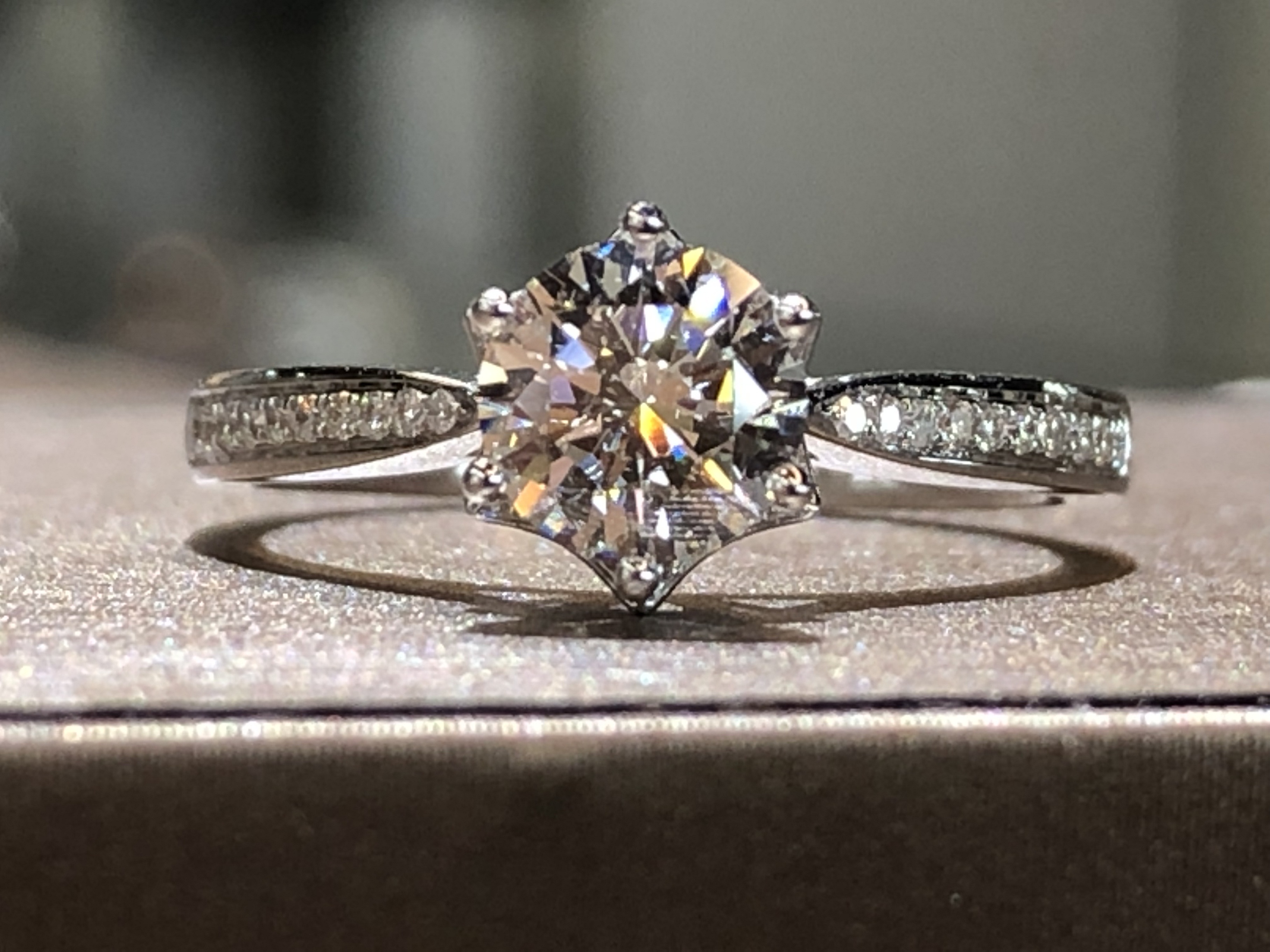 泰普亚定制珠宝裸钻钻石戒指求婚订婚结婚婚戒18K情侣GIA女款在类目 珠宝/钻石/翡翠/黄金, 钻石首饰(新), 戒托中 - 来自Buy2taobao.com提供专业的淘宝代购服务