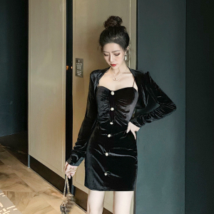 Real shooting video autumn and winter lean velvet suspender bottomed dress + long sleeved small cardigan short waistcoat