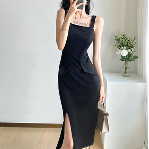 Real shot spot ~ summer new French medium and long pocket design， split and thin black dress