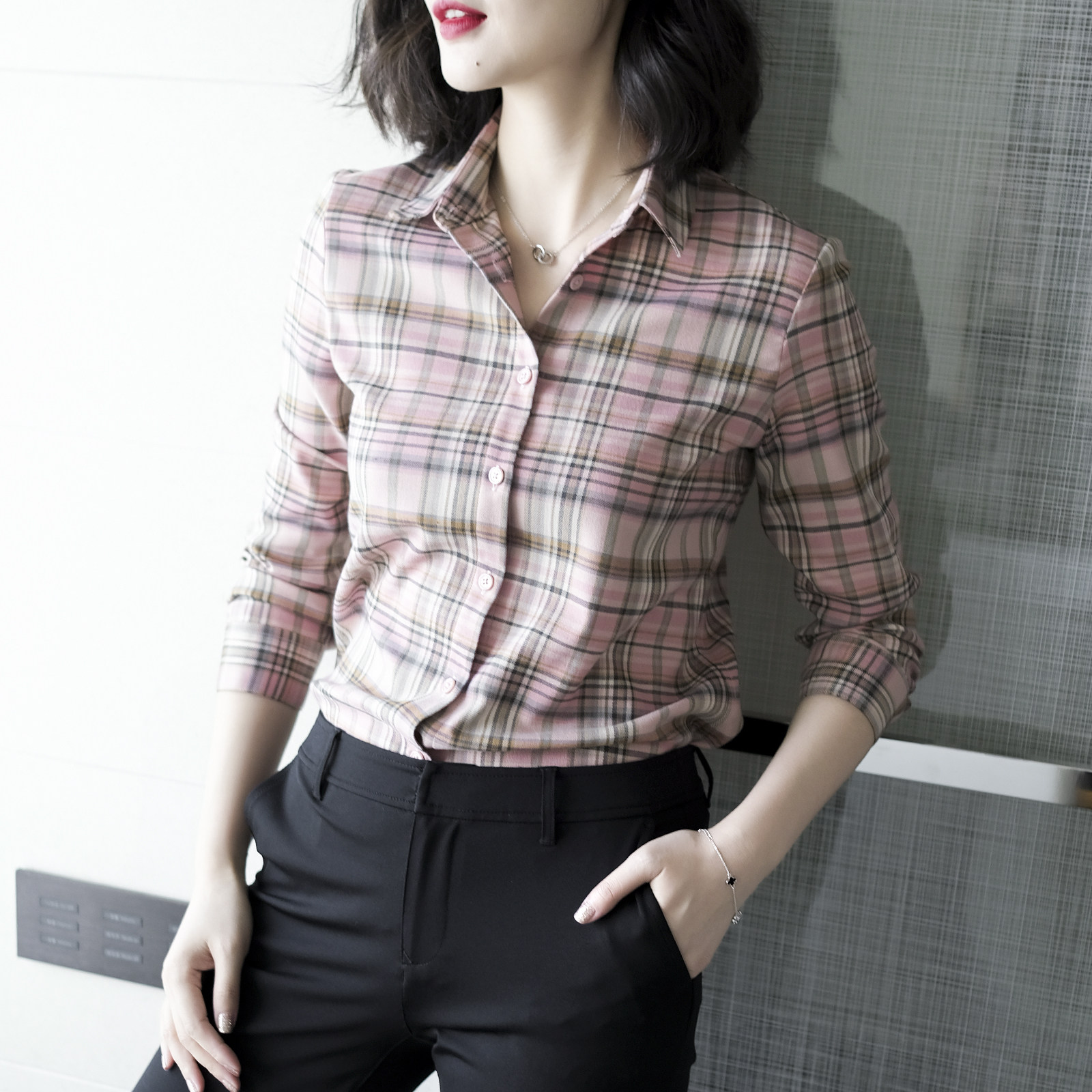 大气通勤范休闲粉格子磨毛衬衫女设计感小众衬衣秋季新款上衣