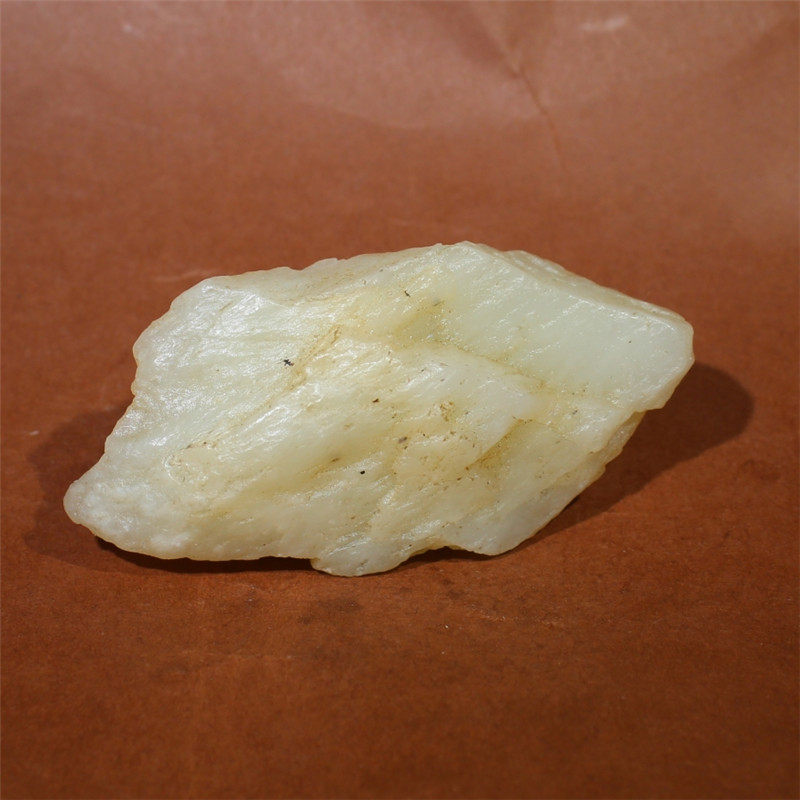 油润新疆和田白玉天然且末山料原石93克雕刻玉石毛料把件真皮包邮