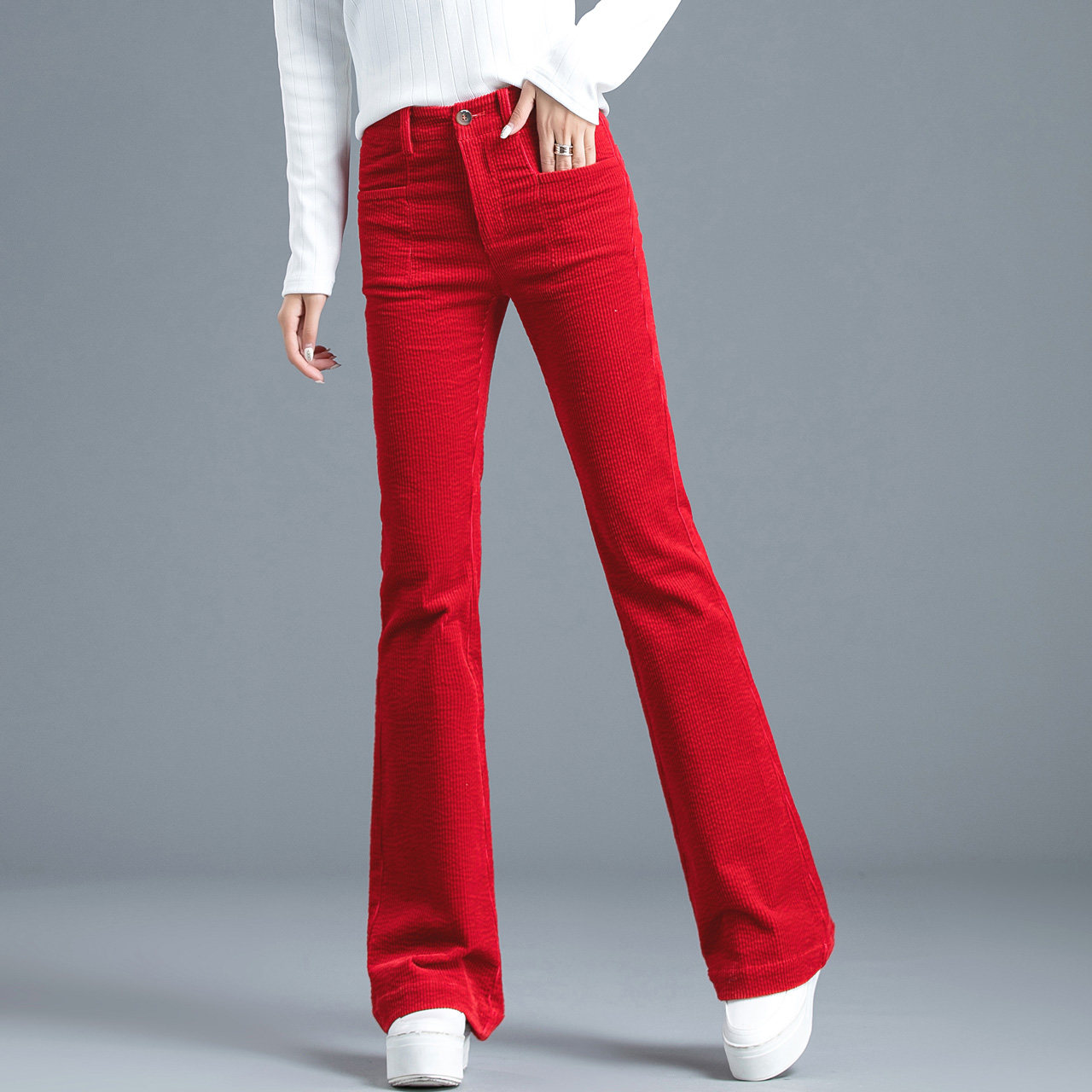 红色灯芯绒裤子女2021新款秋冬显瘦微喇裤条绒裤喇叭裤女高腰女裤