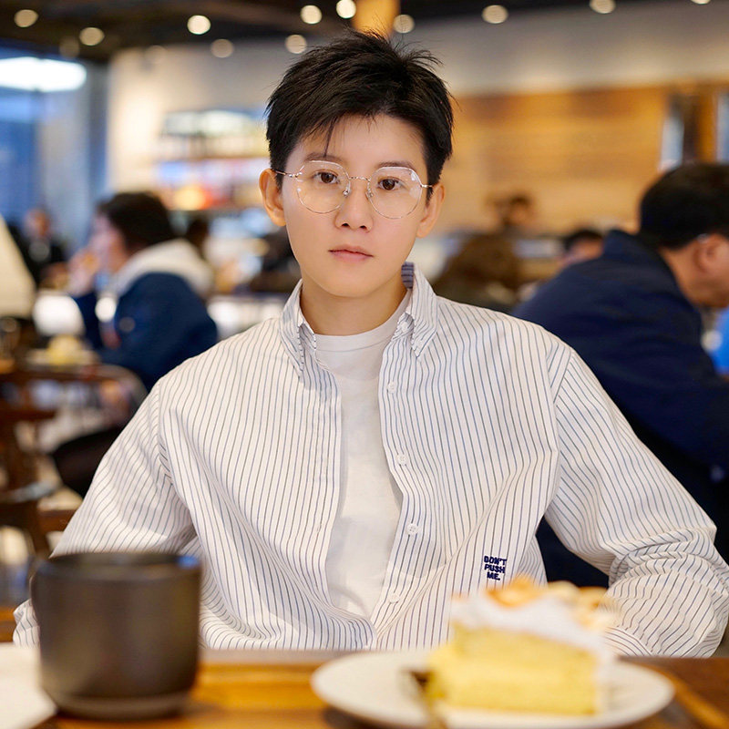 条纹绣花衬衣_双十二新款cookawu休闲宽松中性女条纹绣花衬衫白色薄