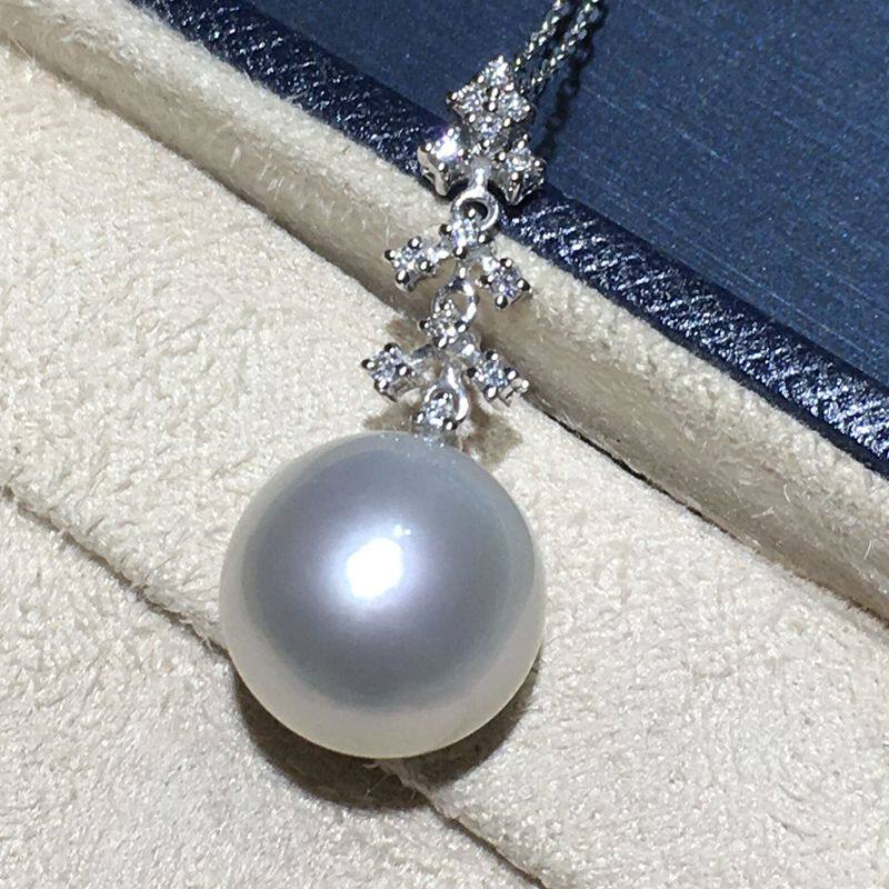 澳白珍珠吊坠18k金镶钻13-14mm正圆镜面强光白色海水珍珠南洋白珠