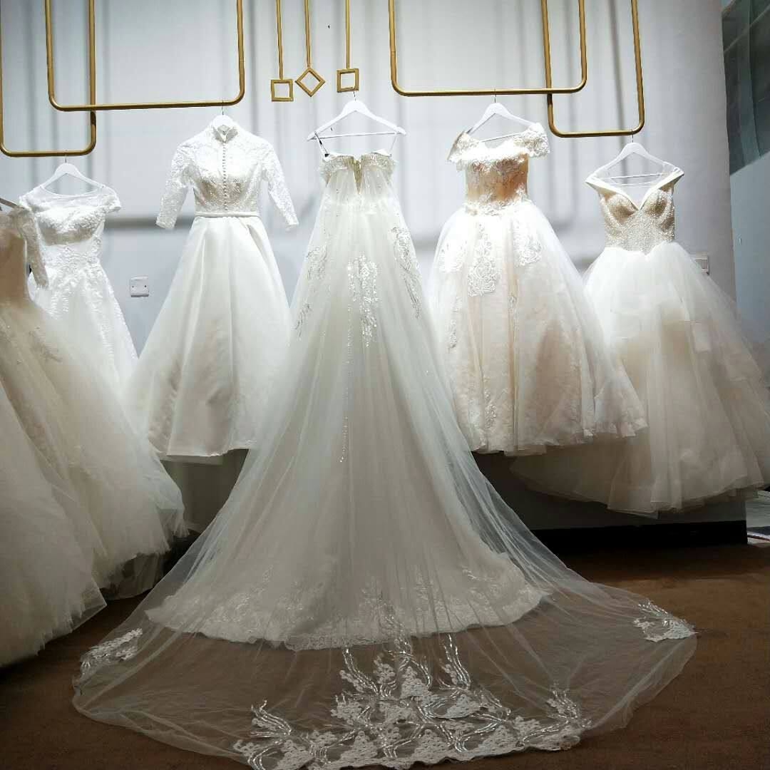 金色婚纱陈列架高档影楼礼服墙壁上铁艺服装店展示架吊顶悬挂衣架