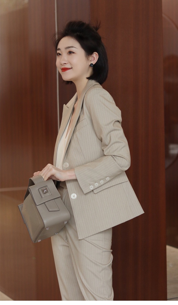 杏色ol高端职业小西装套装女气质修身时尚休闲高级感西服两件套女