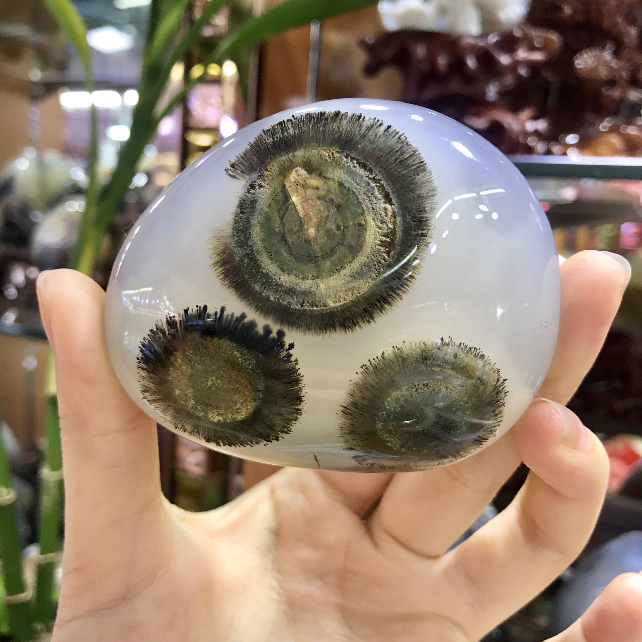 马岛海洋玉髓草花化石玛瑙象形人物风景吊坠雕刻手把件男女同款链