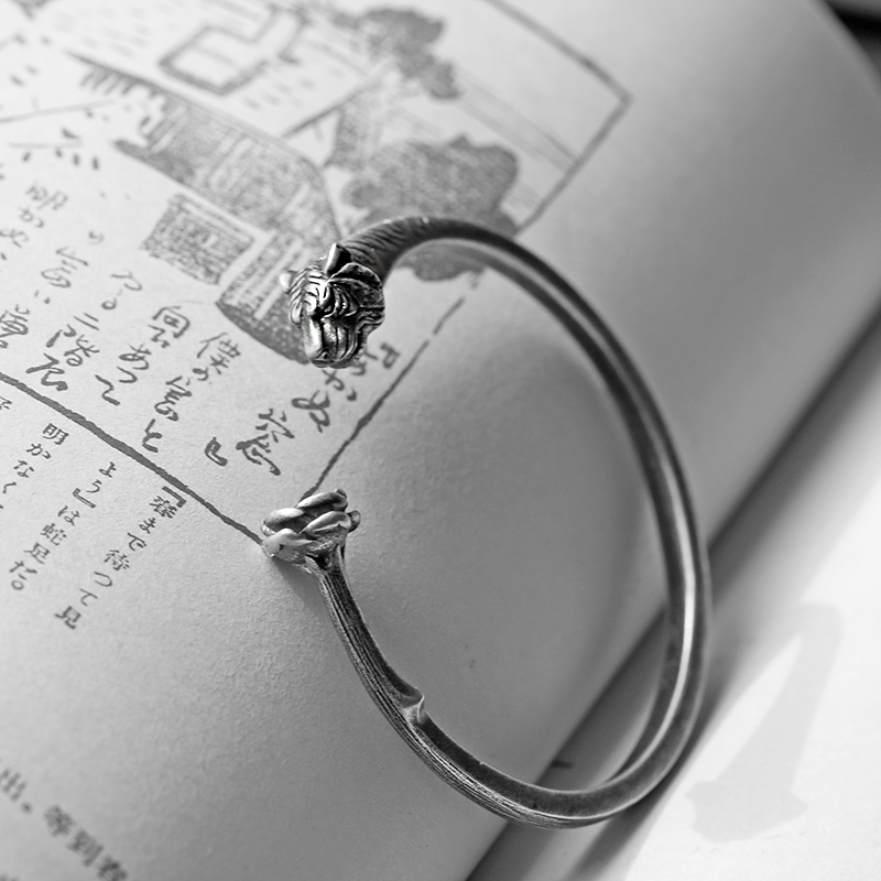 《虎嗅》s925纯银复古玫瑰蔷薇手镯子女男个性礼物光复号原创设计|msdalam kategori Aksesori/Barang Kemas Fesyen, gelang - dari Buy2taobao.com untuk memberikan perkhidmatan ejen Taobao profesional membeli