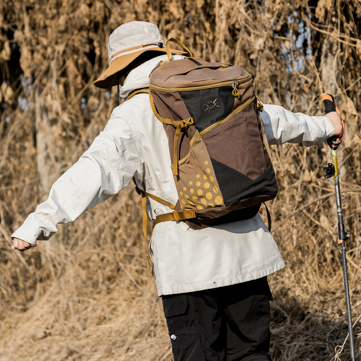 户外登山包徒步双肩背包轻量化美拉德背负系统山系旅行野营女新款