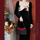 巷里法式复古黑色连衣裙秋冬宫廷赫本玫瑰拼接方领气质显瘦丝绒裙