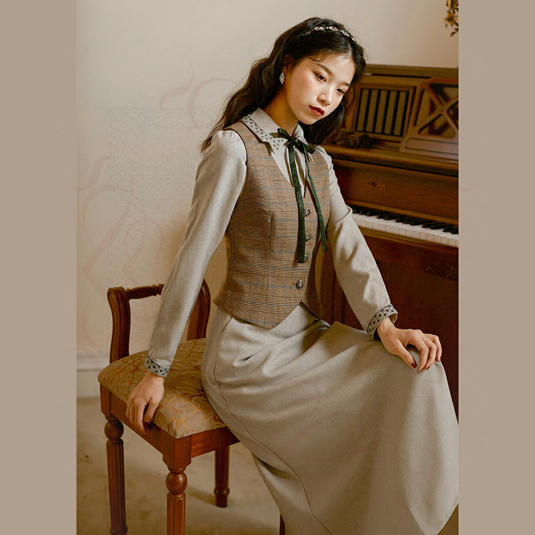 特价英伦风女装学院风 裙子_复古民国风洋装连衣裙女格子马甲长裙子两