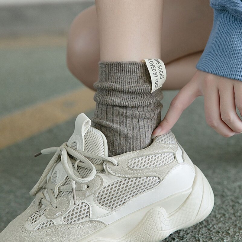 女士袜子冬季中筒穿鲨鱼裤女外穿外穿时尚老爹鞋搭配搭配洋气男