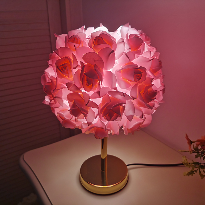 创意玫瑰花台灯现代简约卧室婚房装饰气氛灯北欧风温馨浪漫床头灯