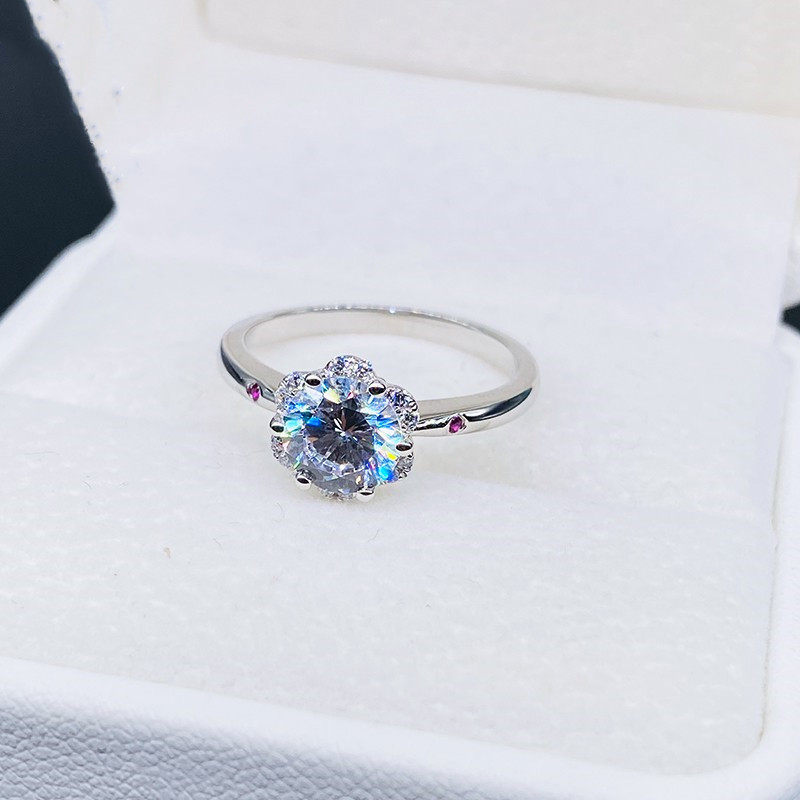 pt950铂金进口群镶莫桑石红宝石花朵指环纯银六爪仿真钻戒指1克拉