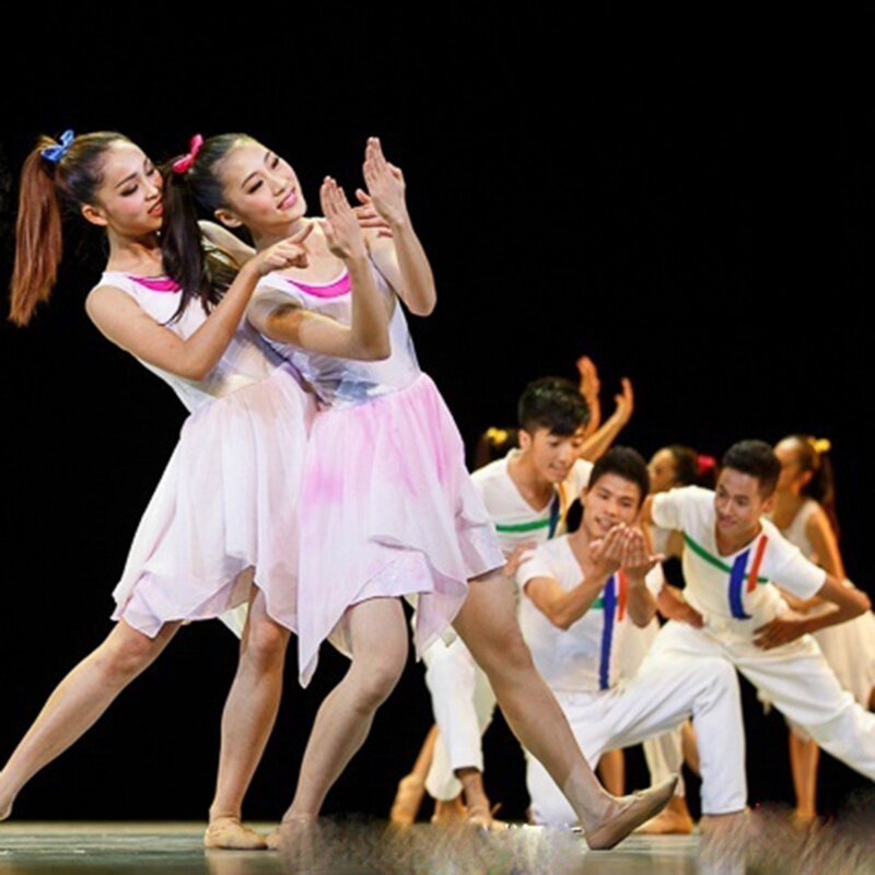 高档致青春舞蹈演出服阳光路上现代舞蹈服装群舞中学生合唱表演服