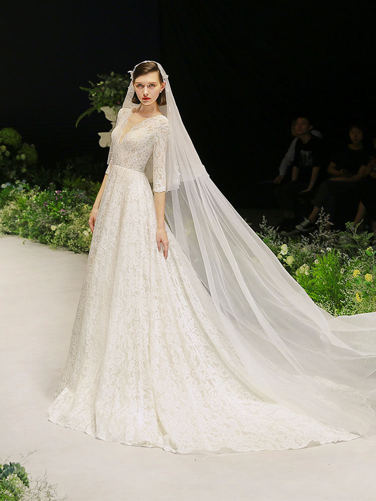 拖尾新娘婚纱礼服_满庭芳【格蕾丝】婚纱2020新款气质新娘拖尾v领复古